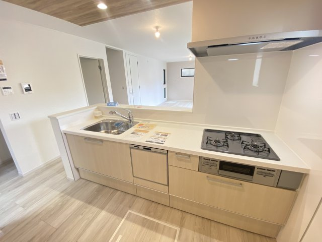 『八王子市新築戸建て』八王子市椚田町1212-15【仲介手数料無料】　４期のキッチン|～仲介手数料無料☆八王子ひなた不動産～八王子市椚田町　新築戸建て