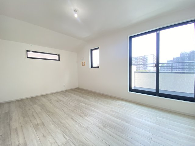 『八王子市新築戸建て』八王子市椚田町1212-15【仲介手数料無料】　４期の洋室|～仲介手数料無料☆八王子ひなた不動産～八王子市椚田町　新築戸建て