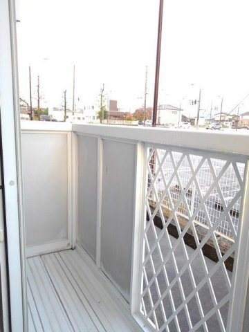 ハートフルスクエアのバルコニー|外からの目が気にならないバルコニーで洗濯物が干せます