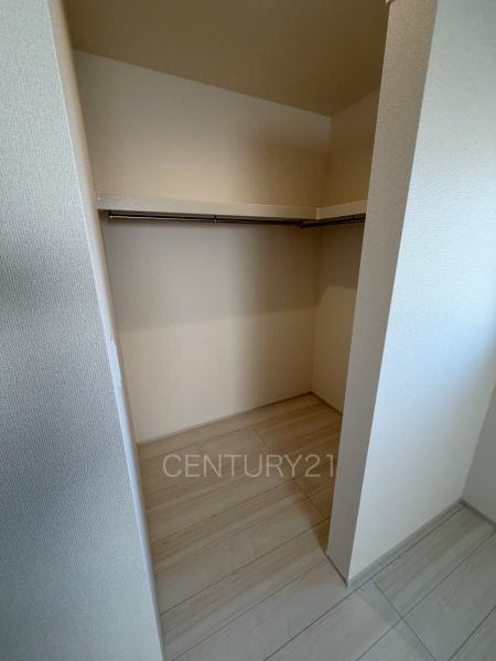 太田第14下田島町 3号棟の収納|ハンガーパイプ付きクローゼットです。