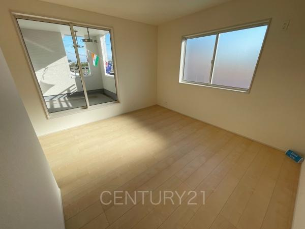 太田第14下田島町 2号棟の洋室|２面採光の明るい洋室です。