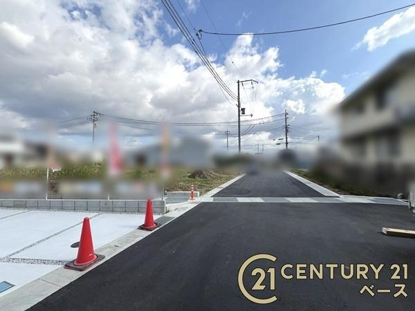 リーブルガーデン萱野 ３号棟 ／新築一戸建の前面道路含む現地写真