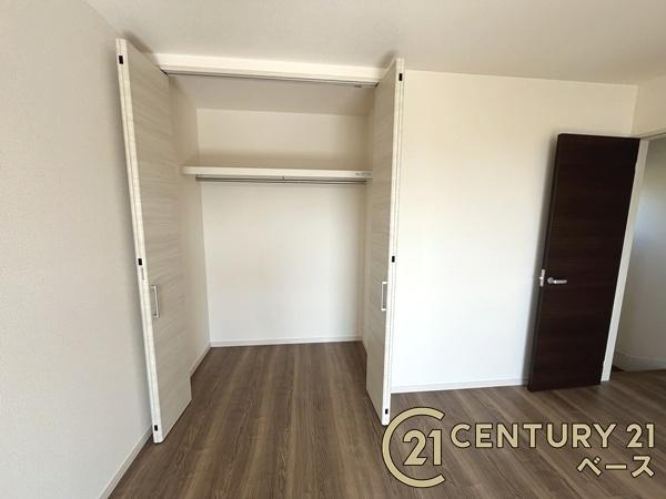 リーブルガーデン萱野 ３号棟 ／新築一戸建の収納|■現地撮影写真■収納スペース付きで整理整頓も楽々！