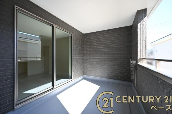 リーブルガーデン田井庄町 １号棟 ／新築一戸建のバルコニー|■現地撮影写真■インナーバルコニーで急な雨でも安心です！