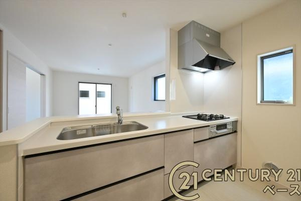 リーブルガーデン田井庄町 １号棟 ／新築一戸建のキッチン|■現地撮影写真■家族とのコミュニケーションがとりやすい人気のカウンターキッチン！