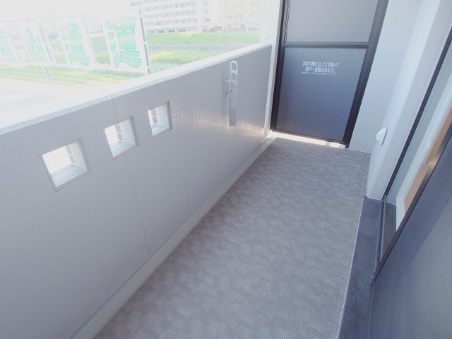 ラ・ロゼドロープ中筋のバルコニー