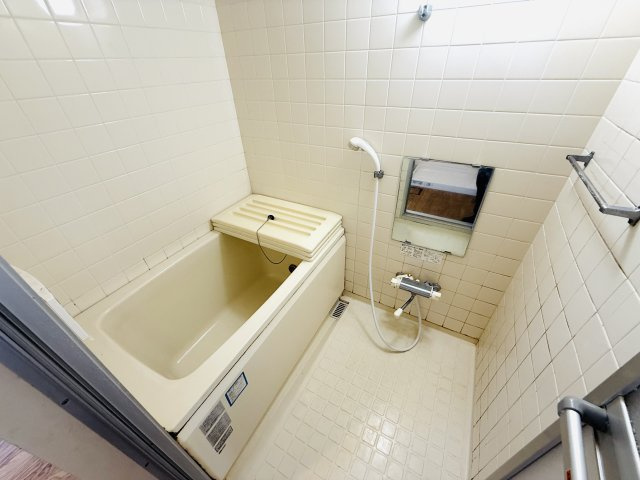 パークタウン五領第6団地5階の浴室|東側お風呂