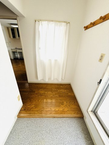 パークタウン五領第6団地5階の玄関|西側玄関