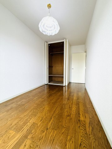 パークタウン五領第6団地5階の洋室|西側洋室