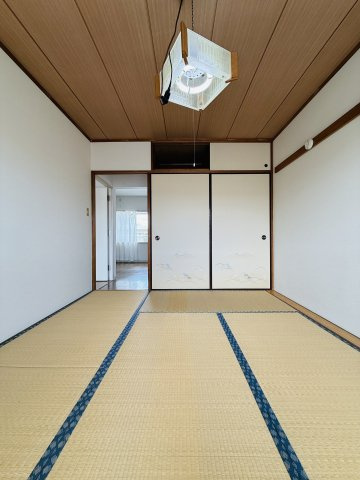 パークタウン五領第6団地5階の和室|西側和室