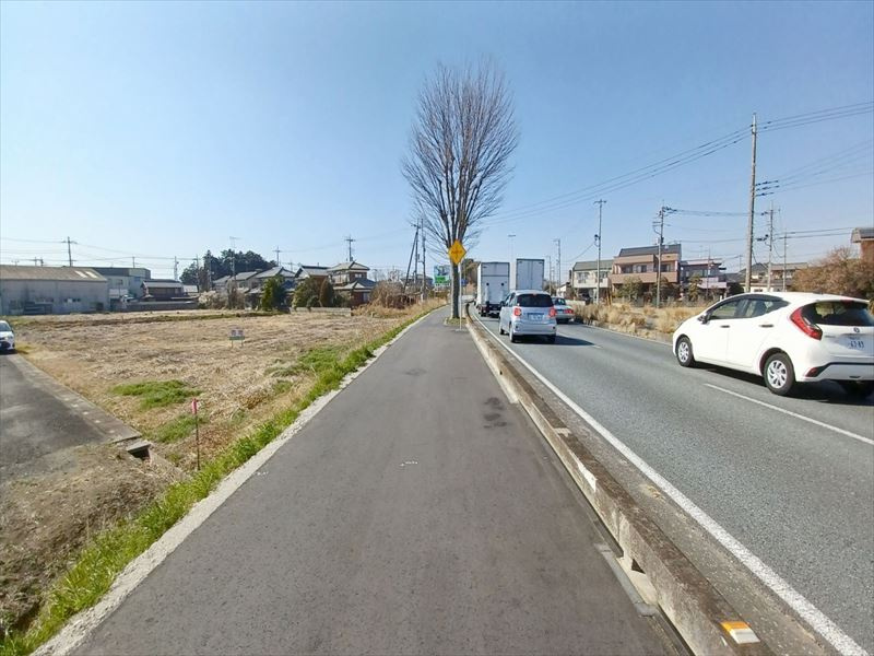 東松山市古凍　土地444坪の前面道路含む現地写真