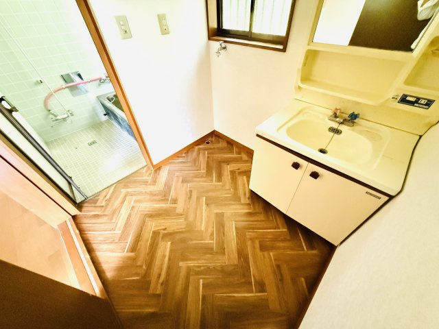 東松山市東平　中古戸建の脱衣所