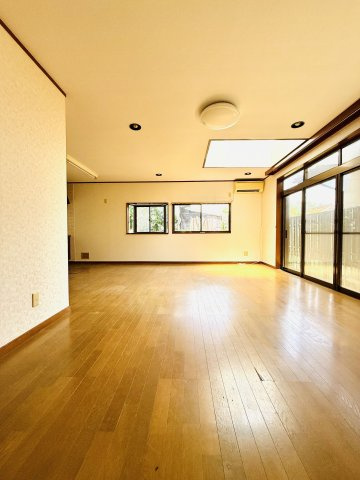 東松山市東平　中古戸建の居間・リビング