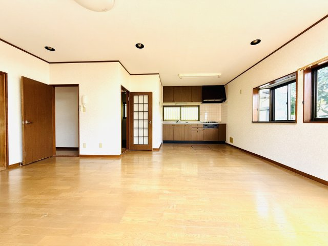 東松山市東平　中古戸建の居間・リビング