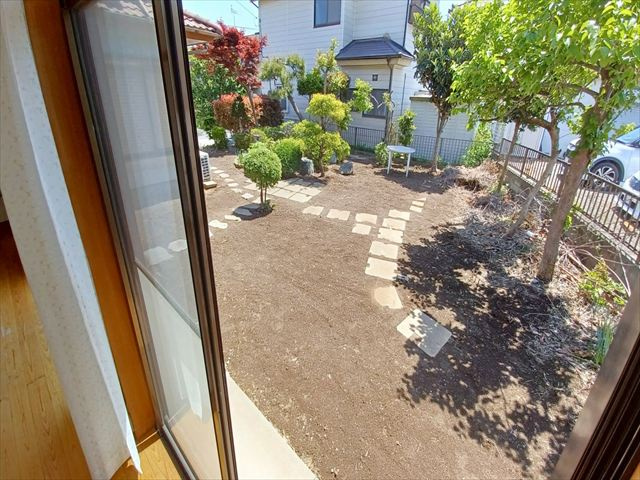 東松山市松山町1丁目　中古戸建の庭|縁側から