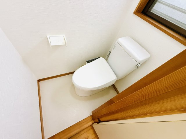 東松山市松山町1丁目　中古戸建のトイレ