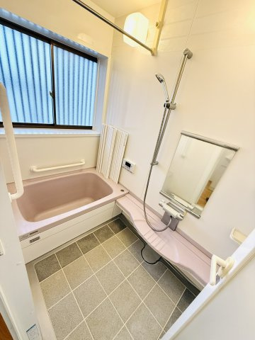 東松山市松山町1丁目　中古戸建の浴室