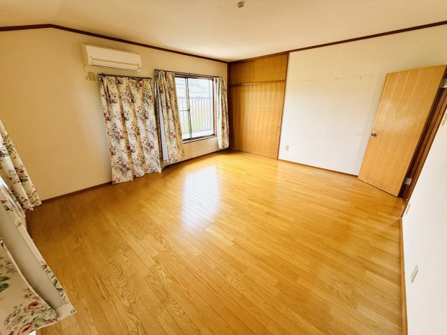 東松山市松山町1丁目　中古戸建の洋室