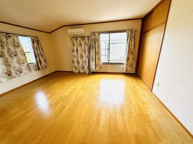 東松山市松山町1丁目　中古戸建の洋室