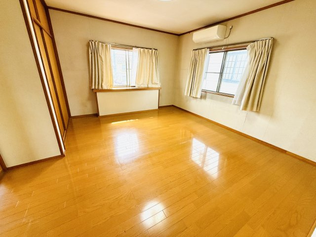 東松山市松山町1丁目　中古戸建の洋室