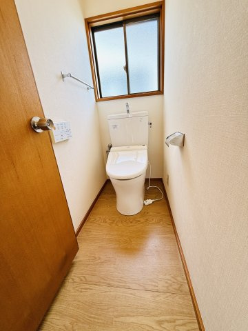 東松山市松山町1丁目　中古戸建のトイレ