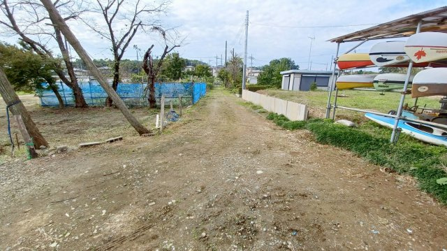東松山市大谷　土地135坪の前面道路含む現地写真