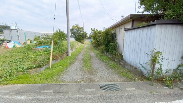 東松山市大谷　土地135坪の前面道路含む現地写真|通路入口