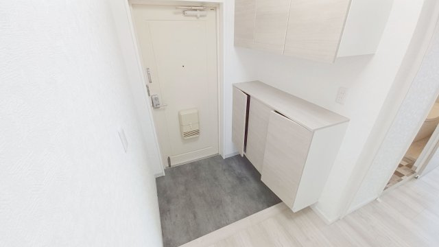 パークタウン五領第6団地7号棟の玄関