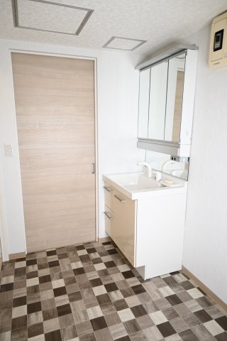 パークタウン五領第6団地7号棟の独立洗面台