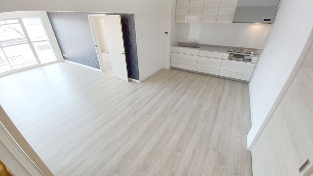 パークタウン五領第6団地7号棟の居間・リビング