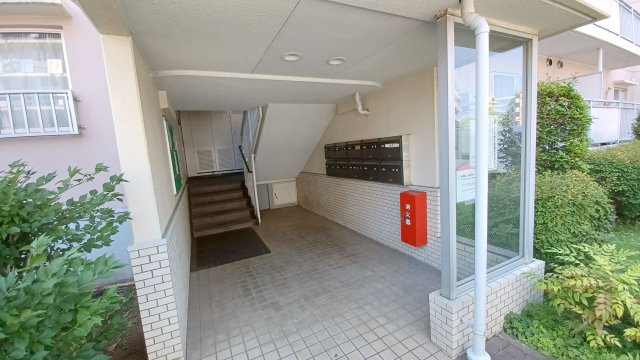 パークタウン五領第6団地7号棟のエントランス