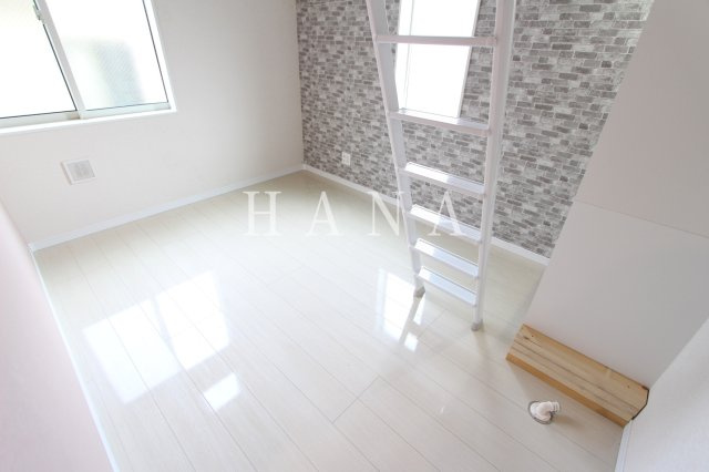 ユナイト西横浜アリスバーリーの居間・リビング