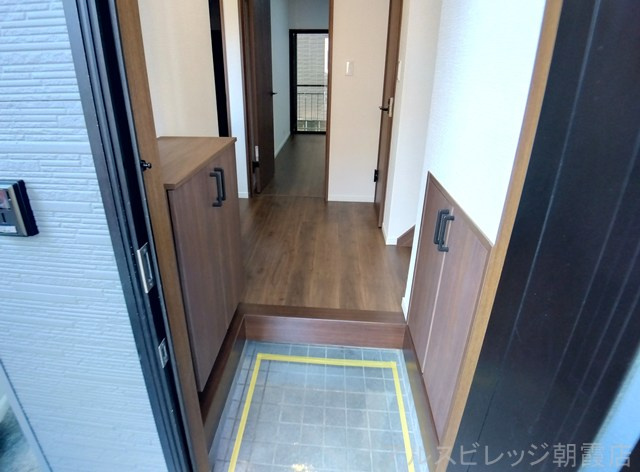 中古/朝霞市幸町一丁目の玄関