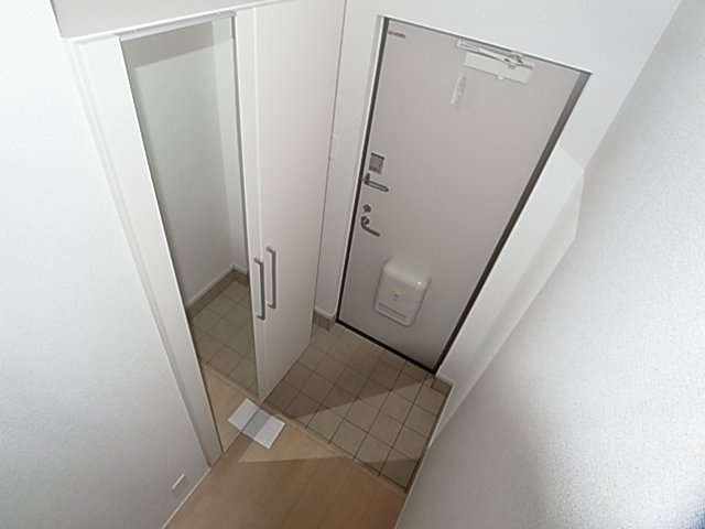 神戸市北区鈴蘭台北町２丁目のアパートの玄関|シューズボックス付き