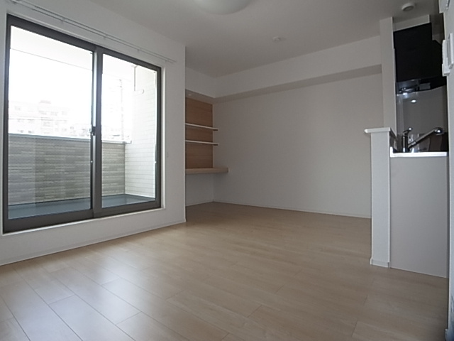 神戸市北区鈴蘭台北町２丁目のアパートの居間・リビング