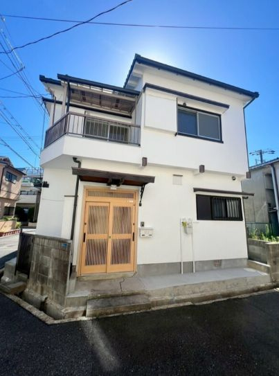雲雀丘山手1丁目貸家の外観