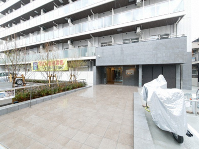 【エントランス】 | ゼオン大阪EAST | ゆとりのあるエントランスです