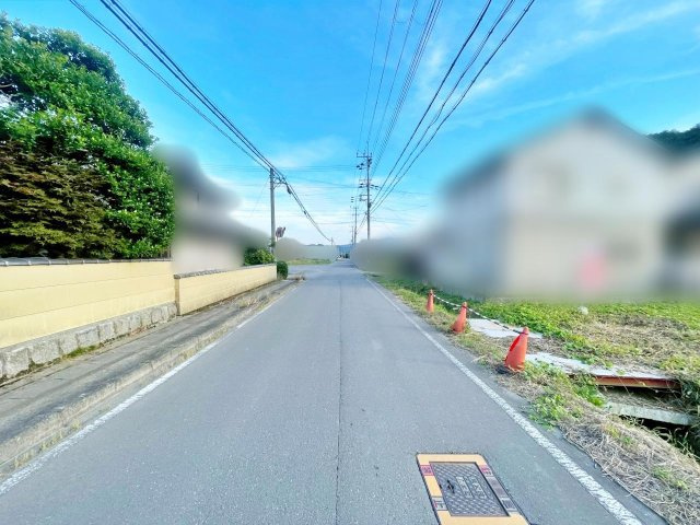 売土地　八木町池上前ノ側の前面道路含む現地写真