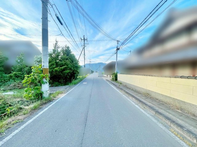 売土地　八木町池上前ノ側の前面道路含む現地写真
