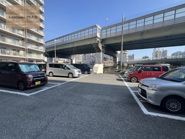 三陽ハイツ都島の駐車場