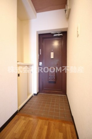 メゾンド都原の玄関