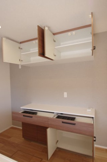 【収納】 | 【仲介手数料無料！！】多摩市和田　新築戸建て（全9区画）6号棟　5000万円 | 耐震ラッチ付き吊戸棚