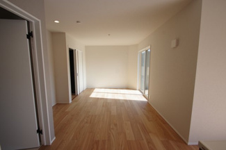 【居間・リビング】 | 【仲介手数料無料！！】多摩市和田　新築戸建て（全9区画）6号棟　5000万円