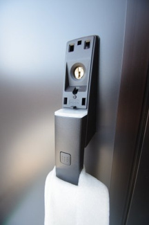 【防犯設備】 | 【仲介手数料無料！！】多摩市和田　新築戸建て（全9区画）6号棟　5000万円 | 玄関扉はカードキー対応