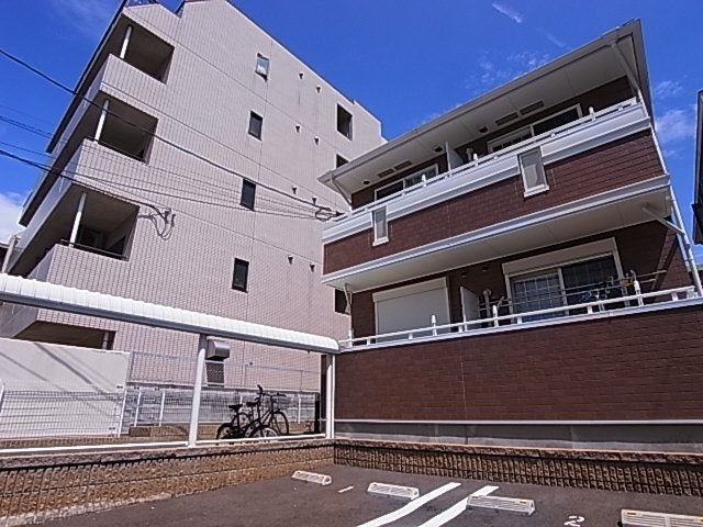 神戸市須磨区神撫町１丁目のアパートの外観