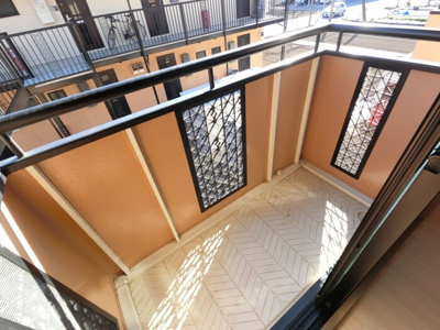 【バルコニー】 | イノセントワールド　六番館