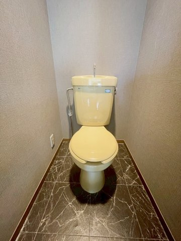 ボナミ田中ハイツのトイレ|ゆったりとした空間のトイレです