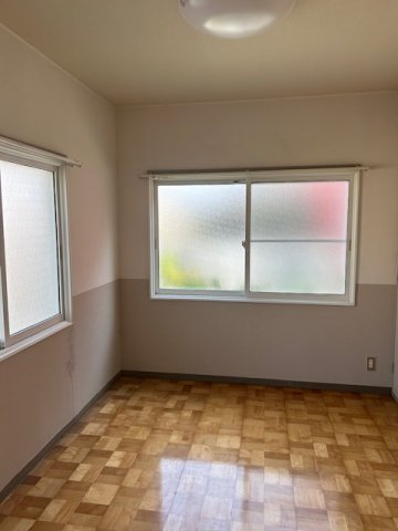 フレンドパレスの洋室