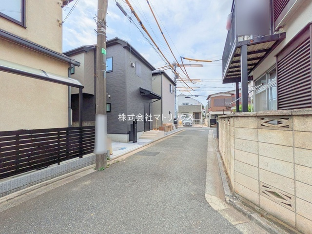 練馬区関町北5丁目　開放的なロケーション　角地含む全2棟の前面道路含む現地写真