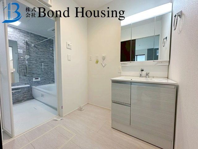 「お車並列2台駐車可」「長期優良住宅」神陵台8丁目 全2棟 1号棟の洗面所